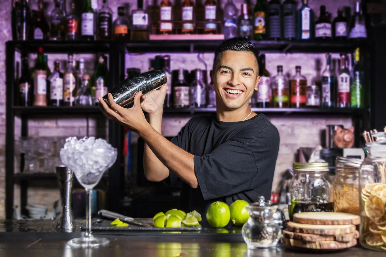 Cocktail bary w Gdańsku: autorskie drinki i mixologia